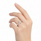 Anillo de Circonia Cruz y Círculo