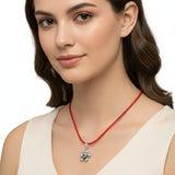 Collar De Seda Con Dije De Flor Azul