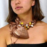 Seda natural con Flores en Piedra