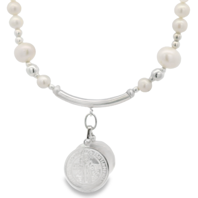 Collar de Perla con Dije de San Benito