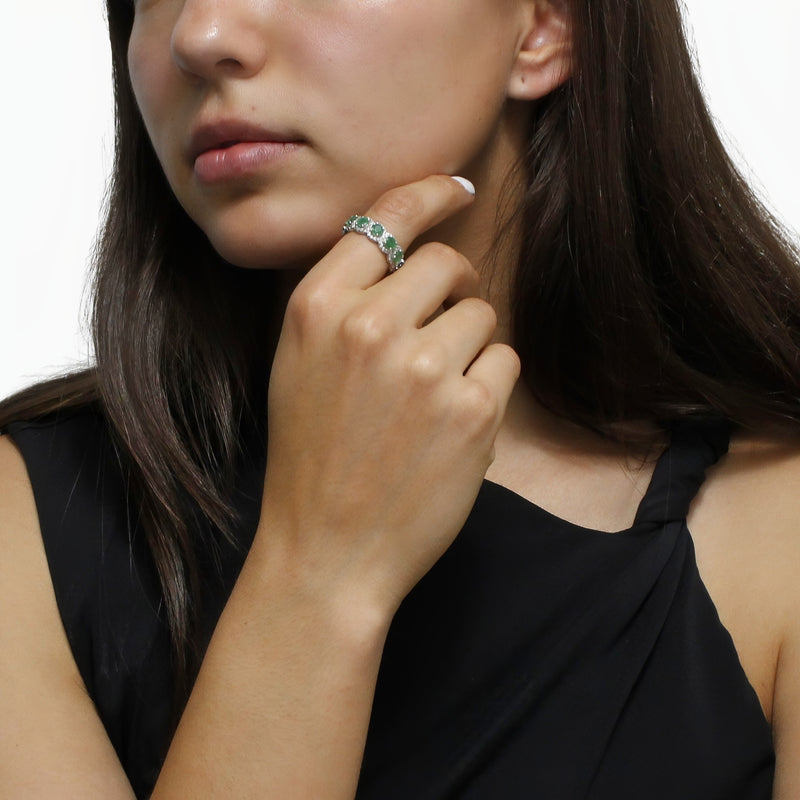 Anillo Hilera de Piedra Natural en Circulos con Circonia Alrededor