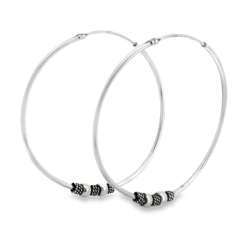 Arracada Tubular con Resorte y Bolas de Plata