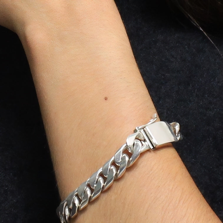 Esclava Gruesa de Plata
