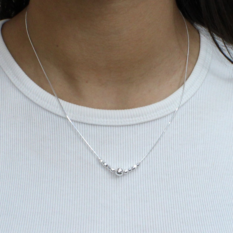 Collar con Bolitas de Plata